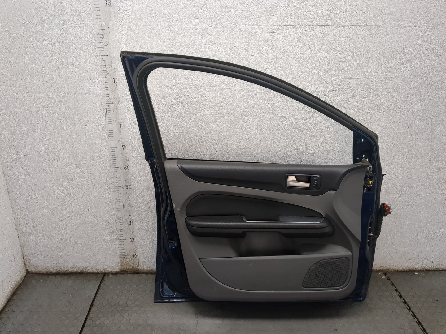 Дверь передняя левая