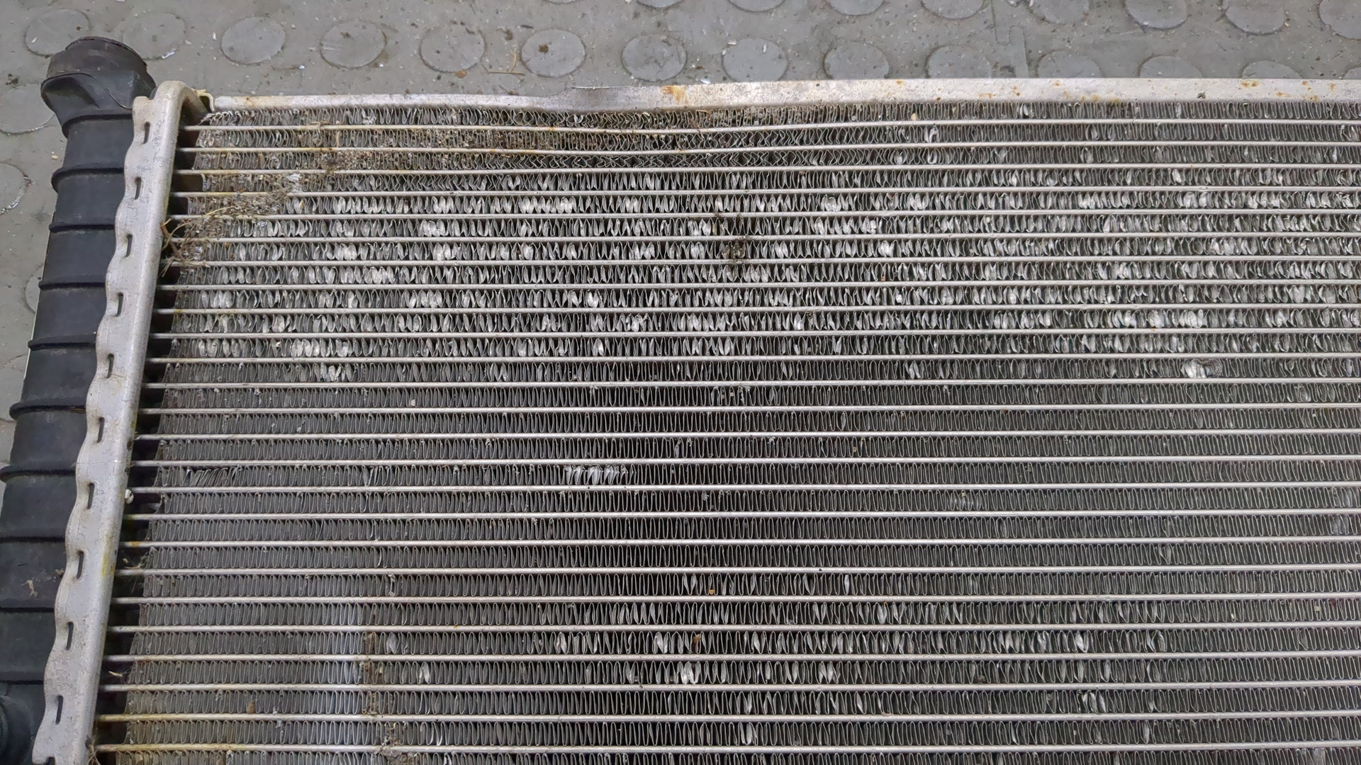 Радиатор охлаждения двигателя основной