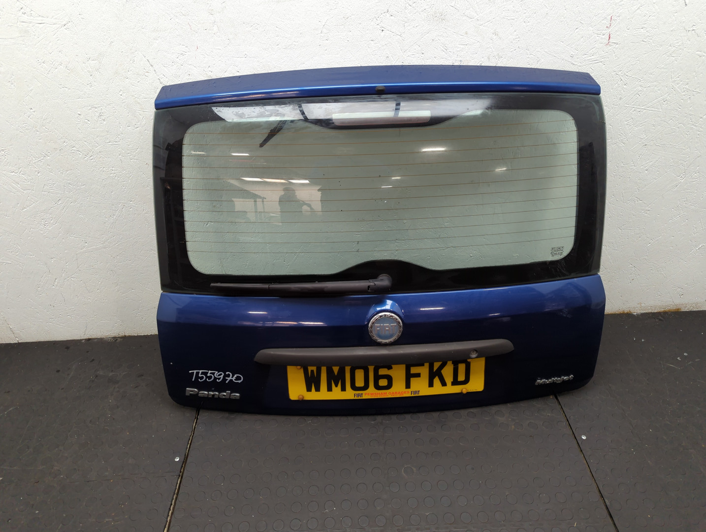 Дверь багажника