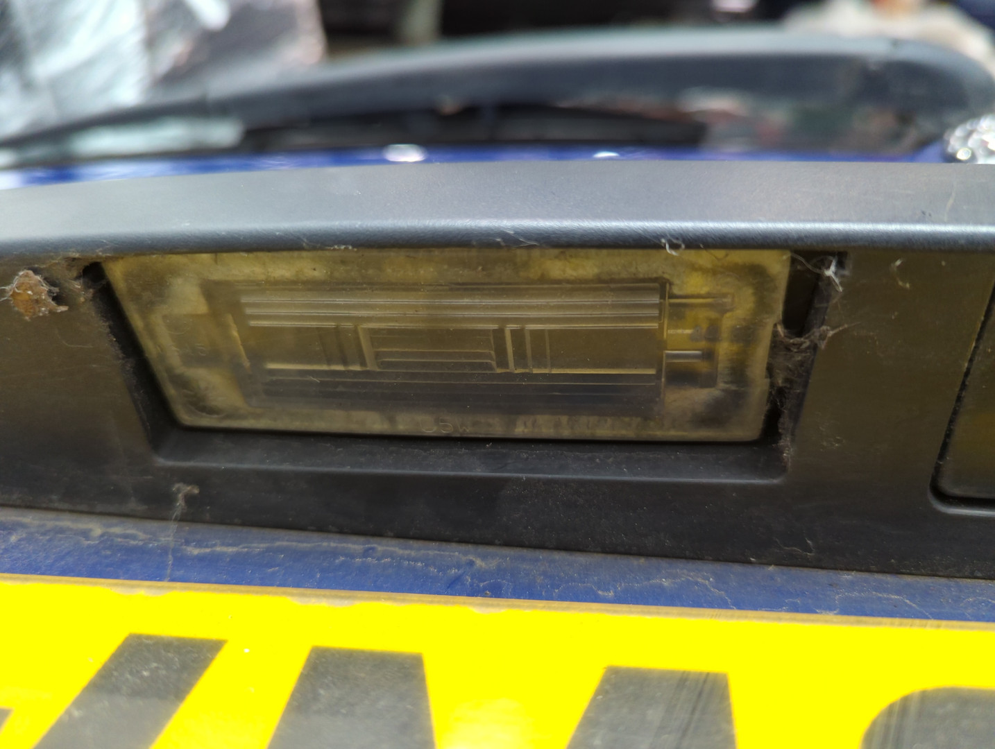 Дверь багажника