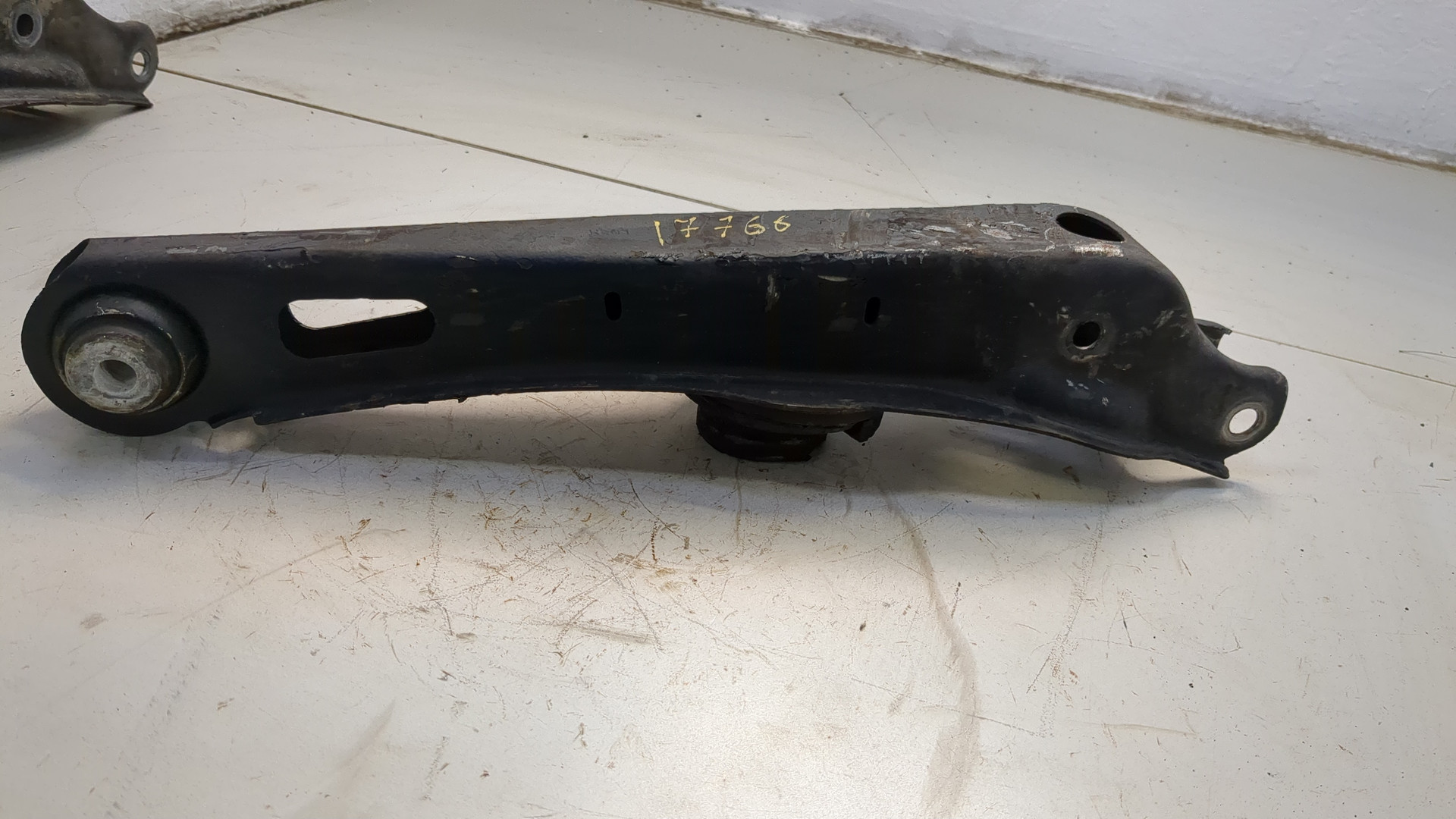 Рычаг задний