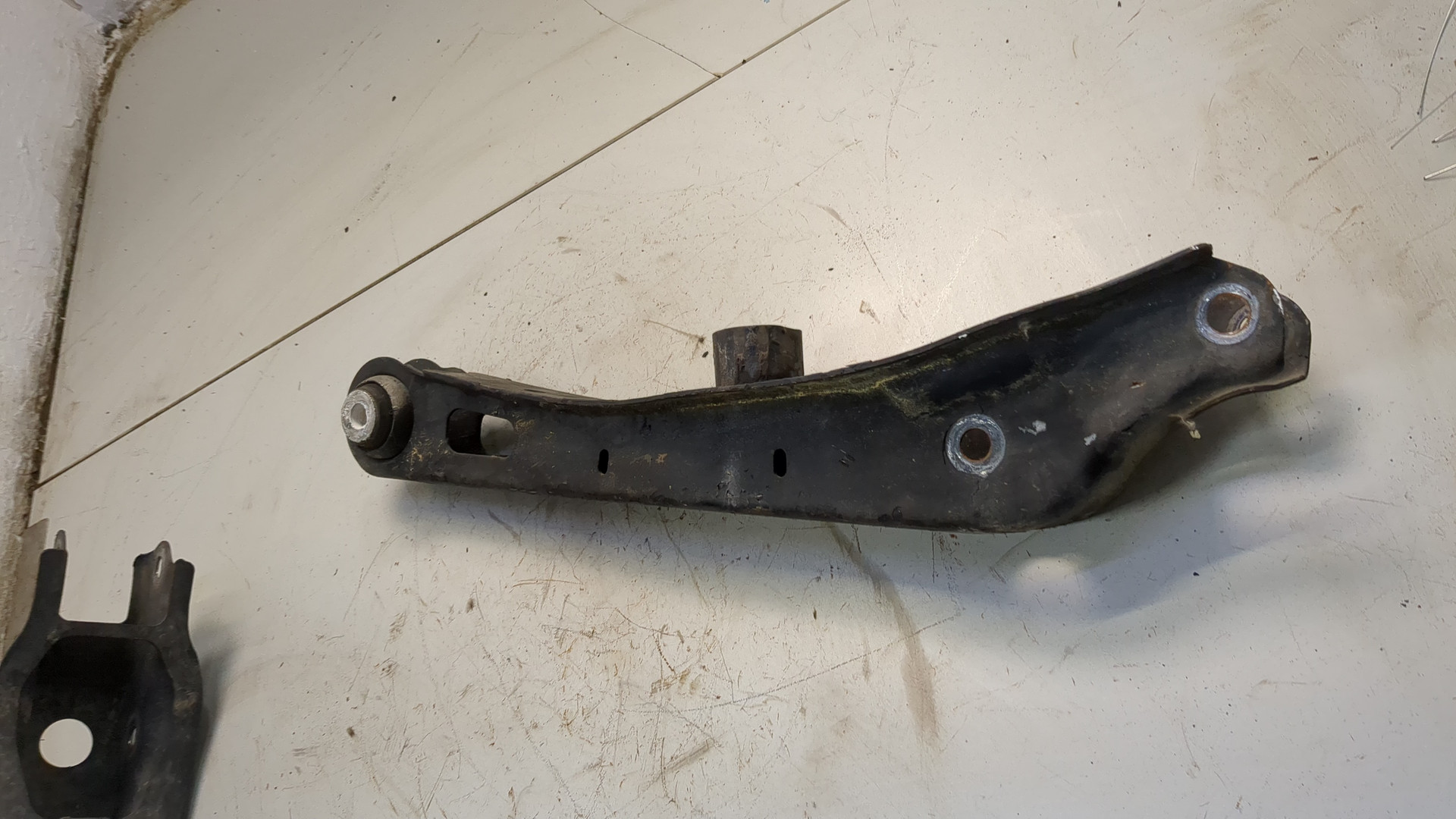 Рычаг задний