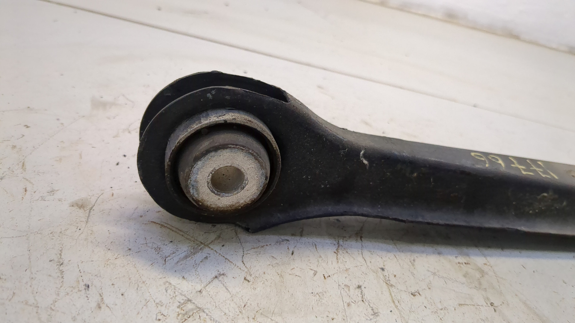 Рычаг задний