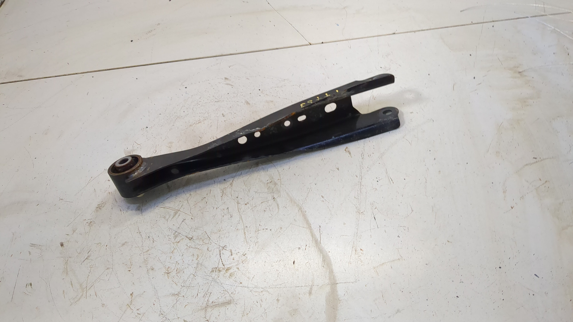 Рычаг задний