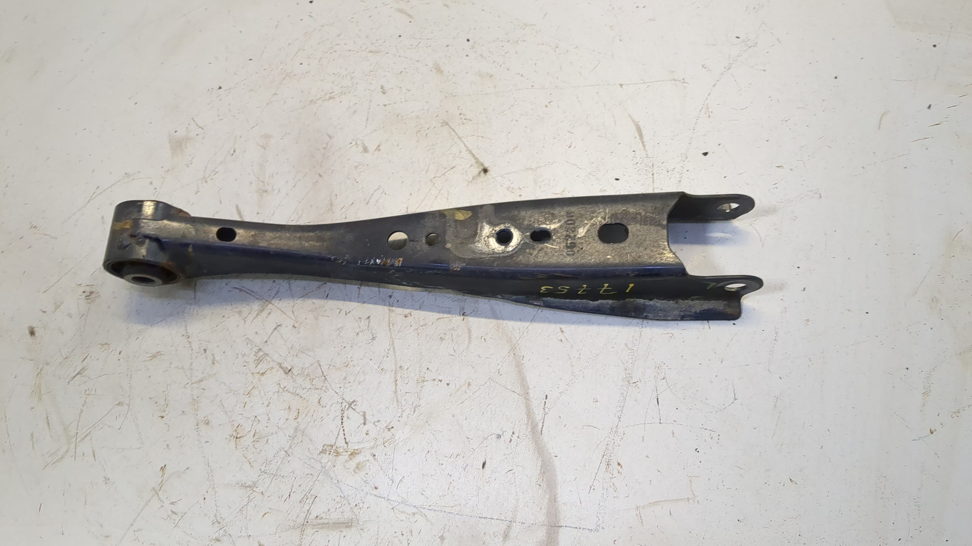 Рычаг задний