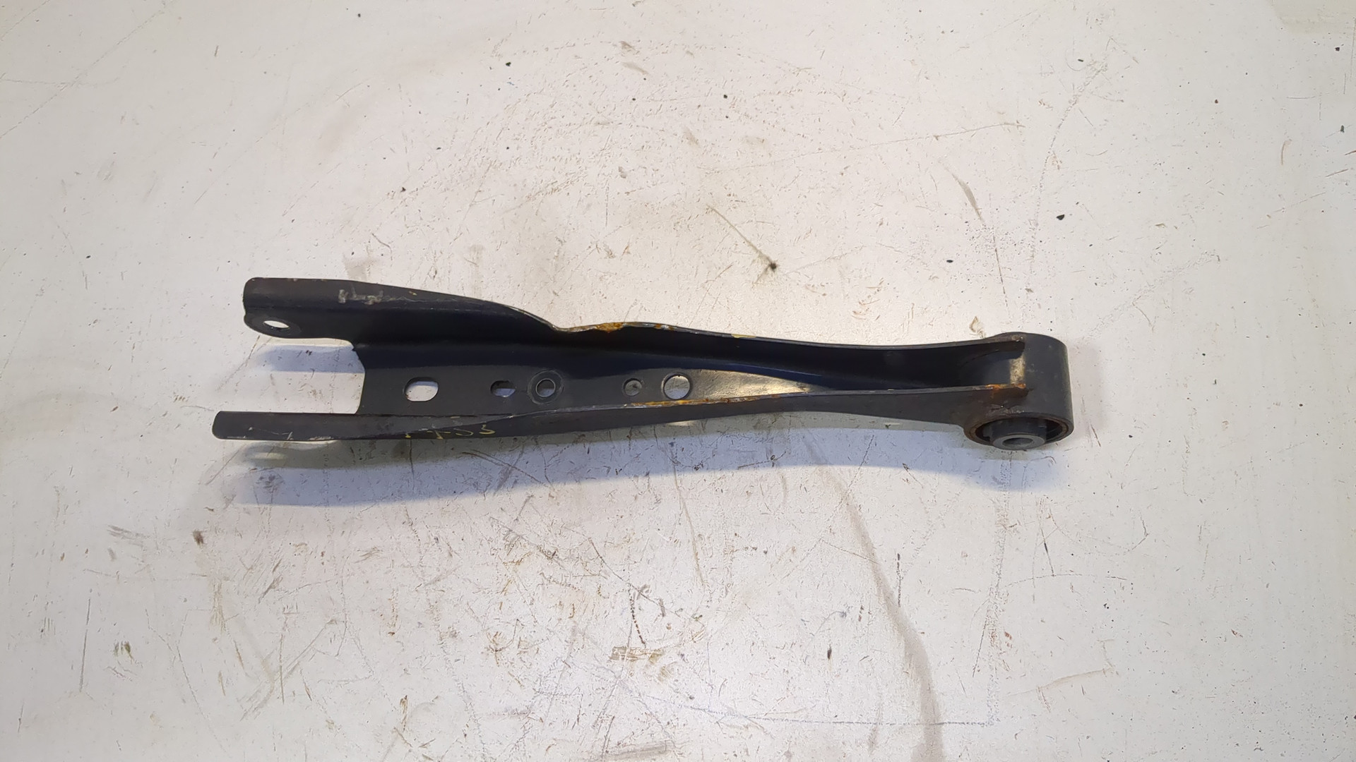 Рычаг задний