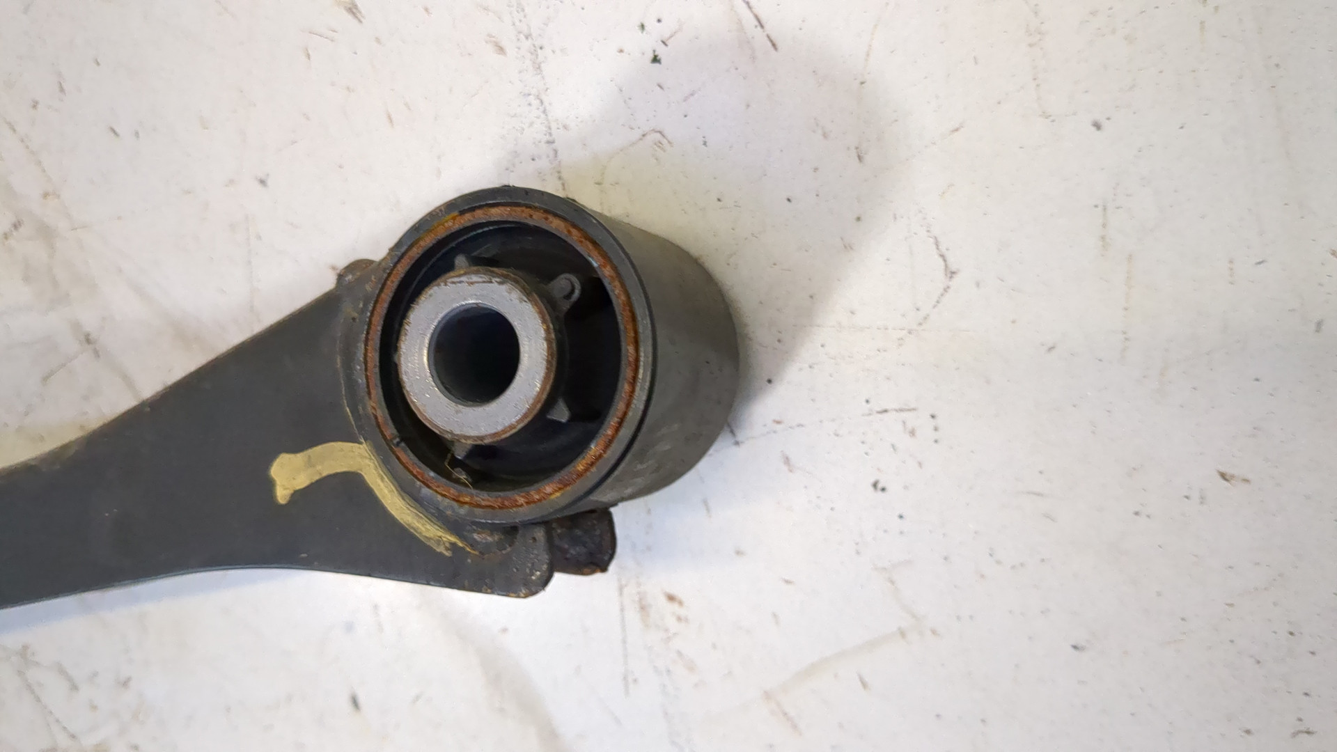 Рычаг задний