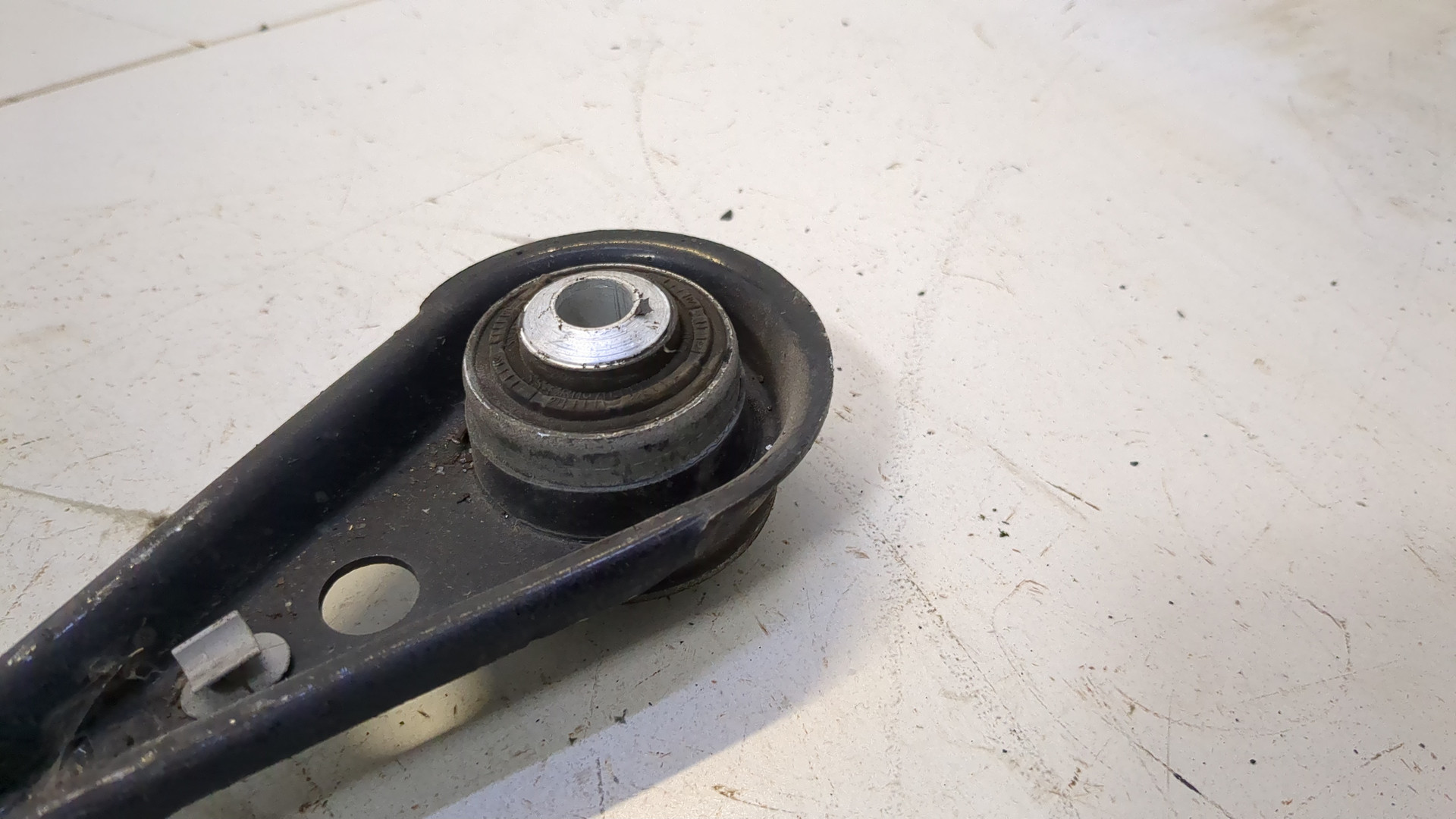 Рычаг задний