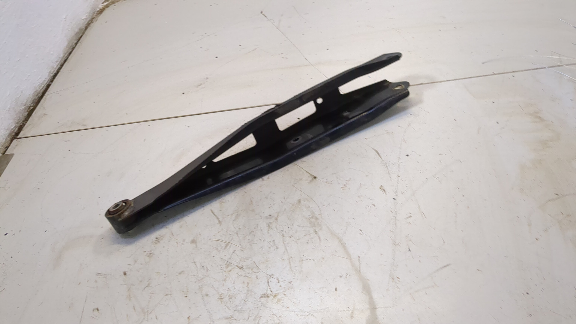 Рычаг задний