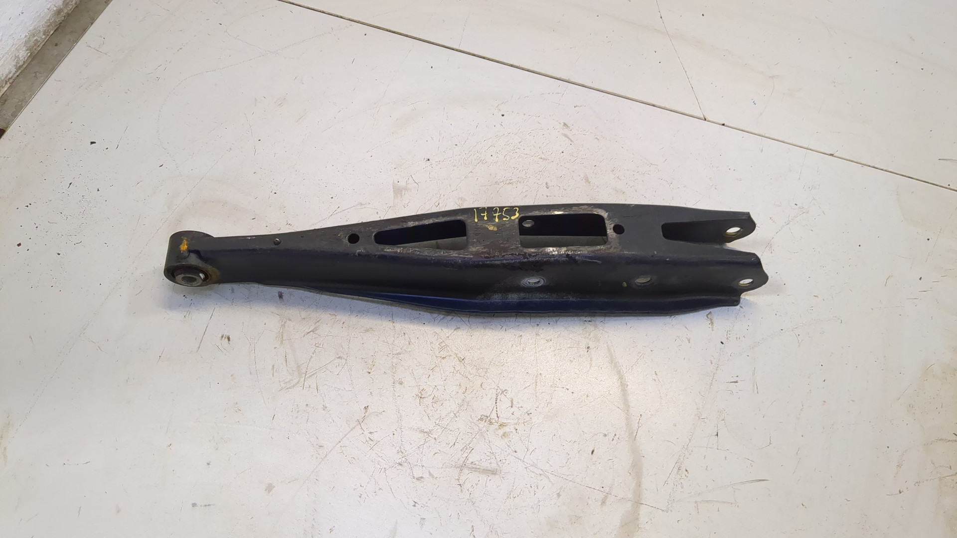 Рычаг задний