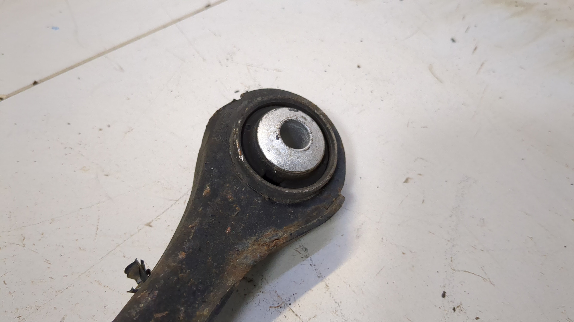 Рычаг задний