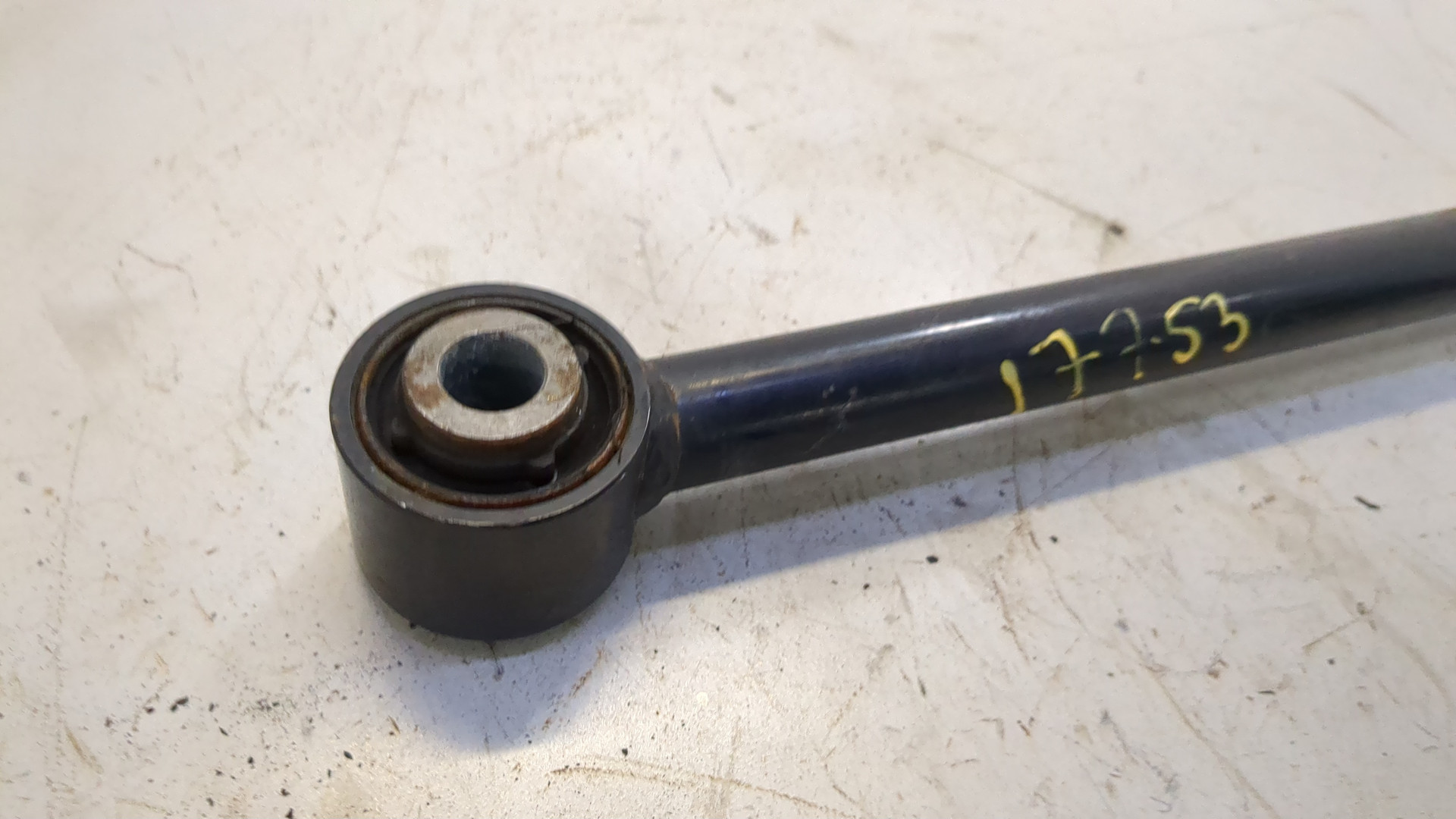 Рычаг задний