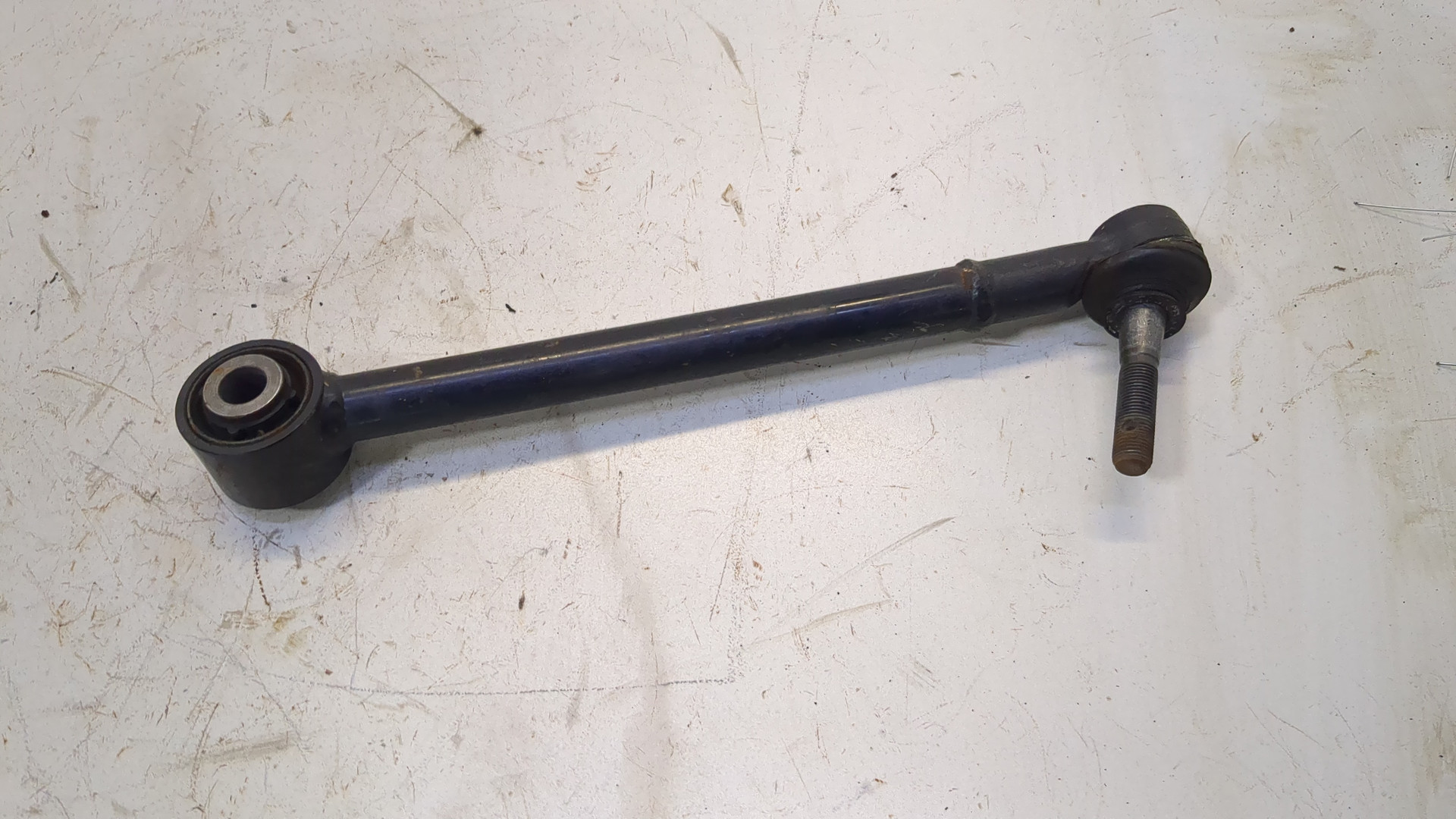 Рычаг задний