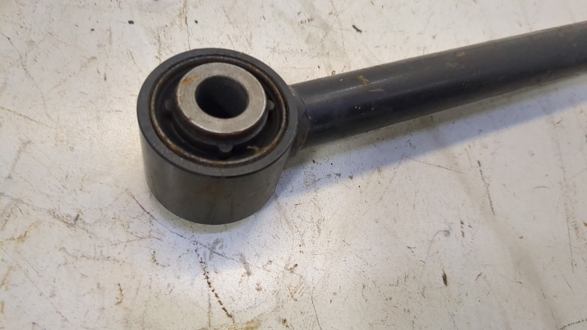 Рычаг задний