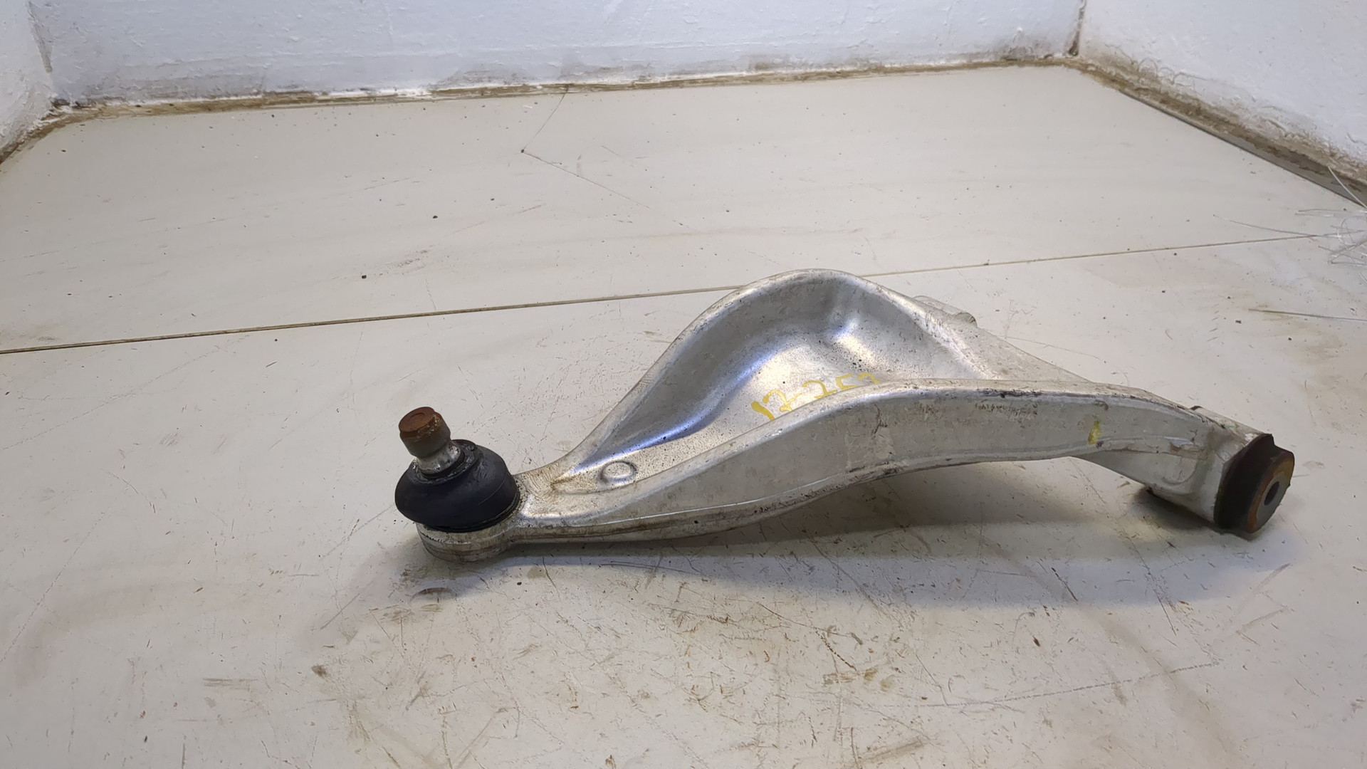 Рычаг задний правый