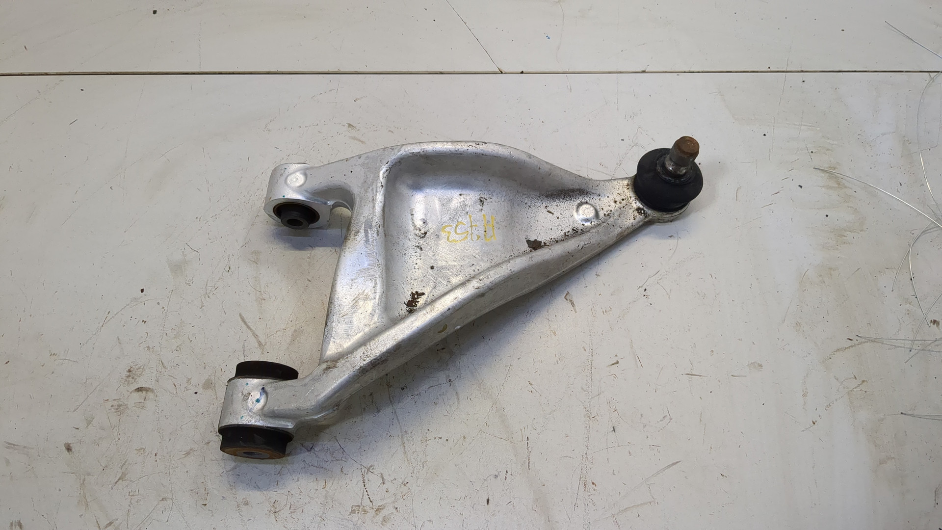 Рычаг задний левый