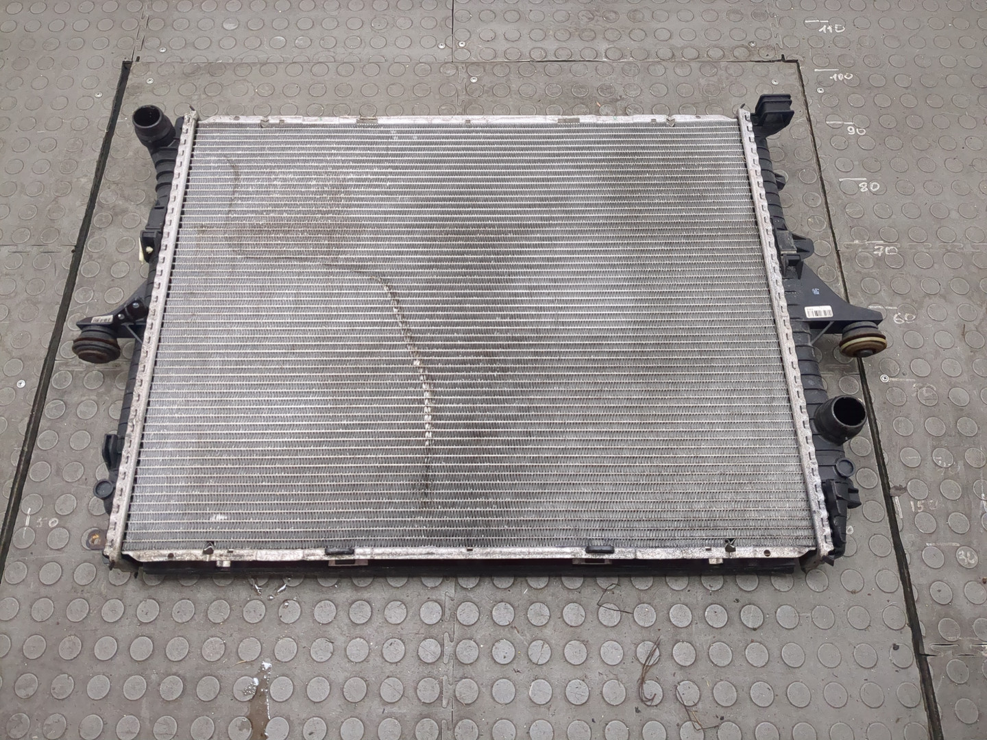 Радиатор охлаждения двигателя основной