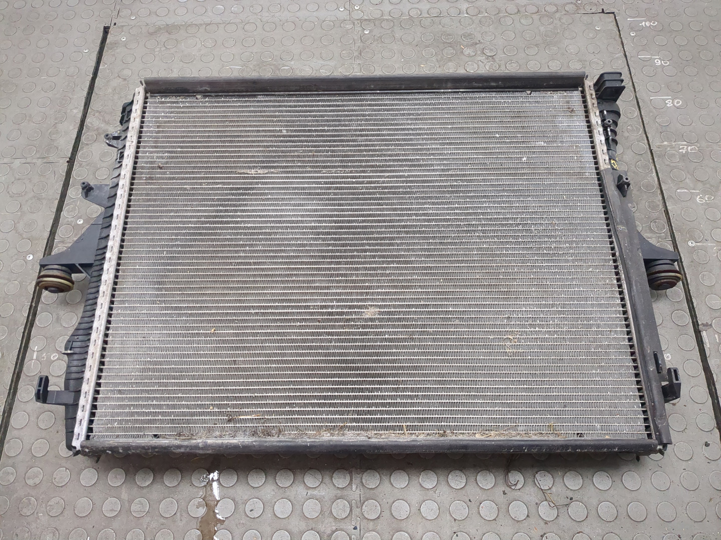 Радиатор охлаждения двигателя основной