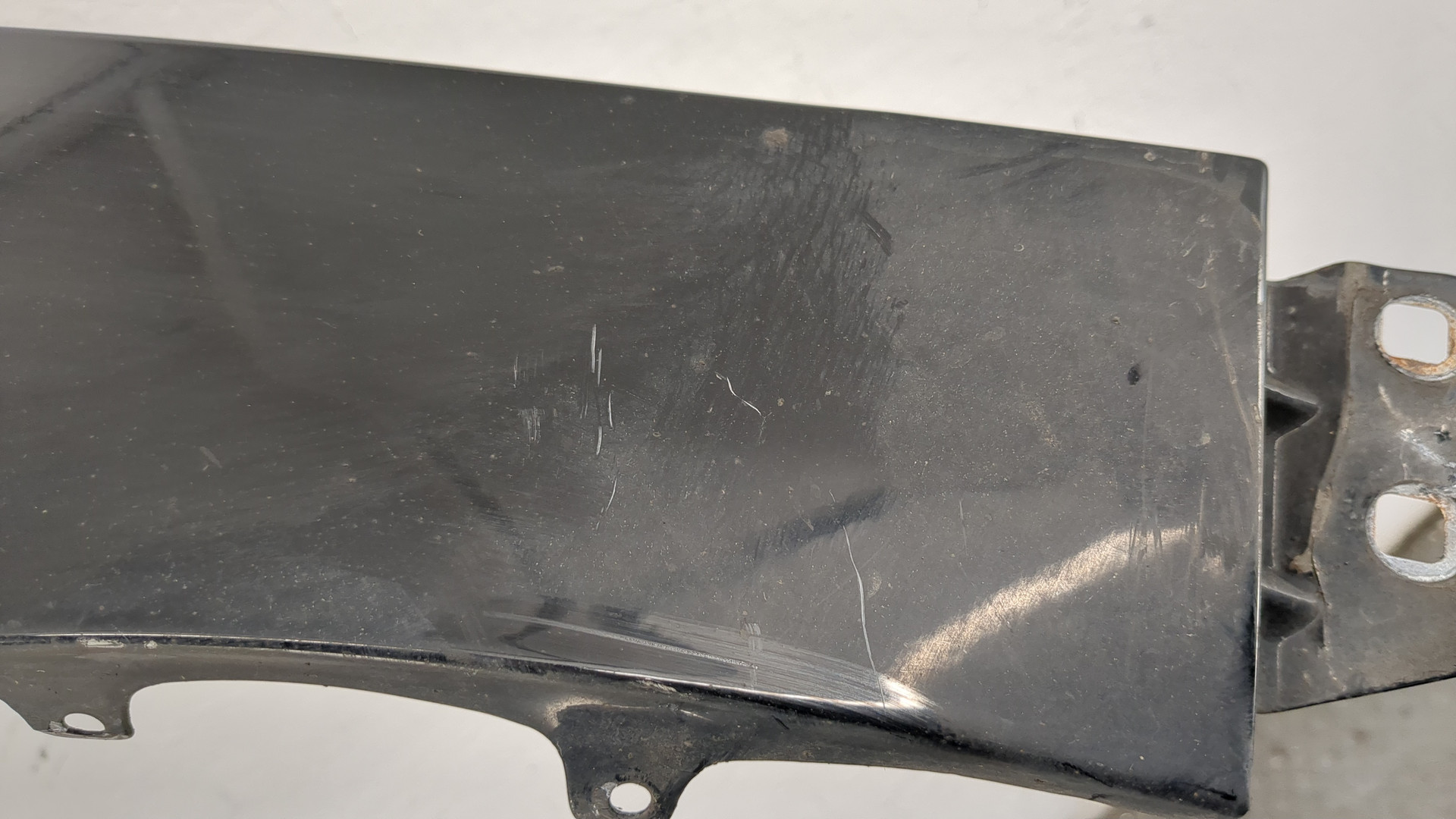 Крыло переднее левое