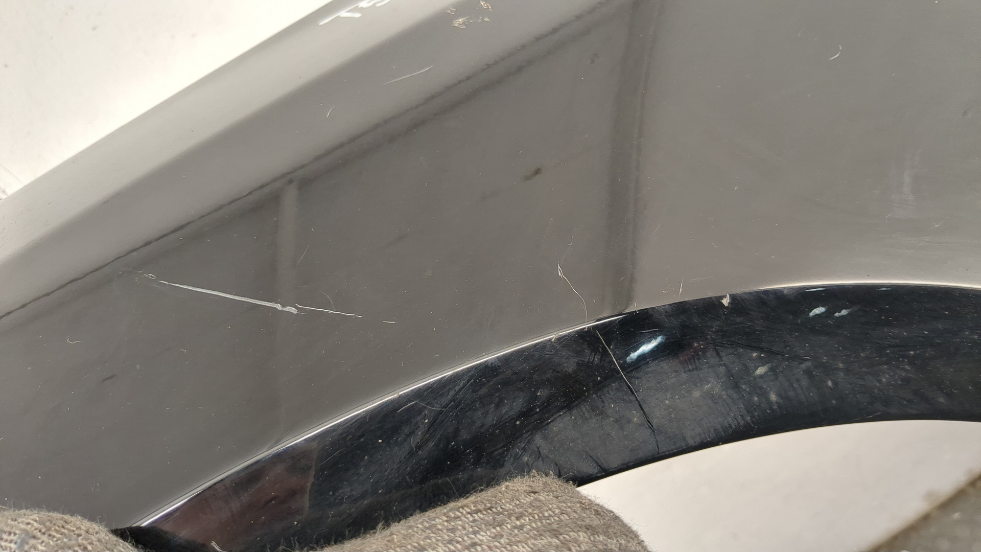 Крыло переднее левое