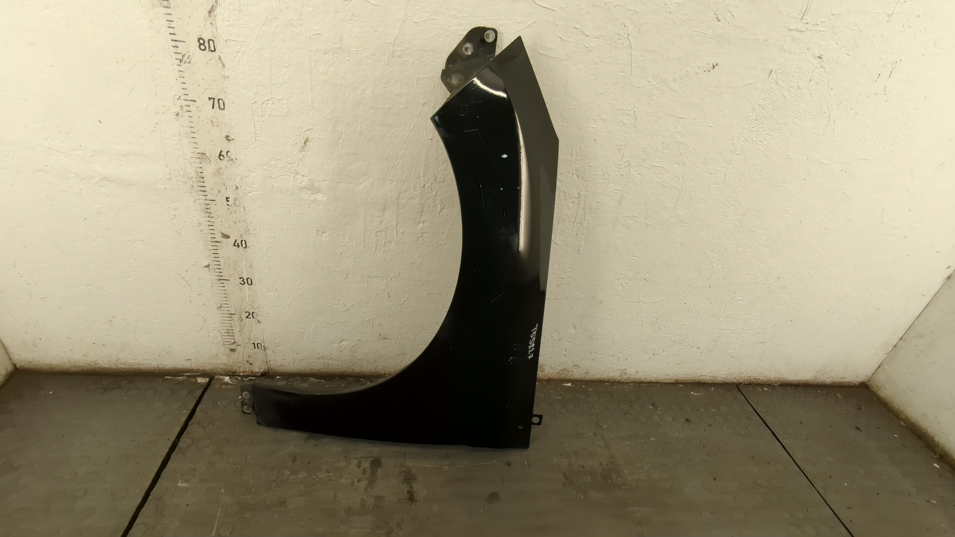 Крыло переднее левое