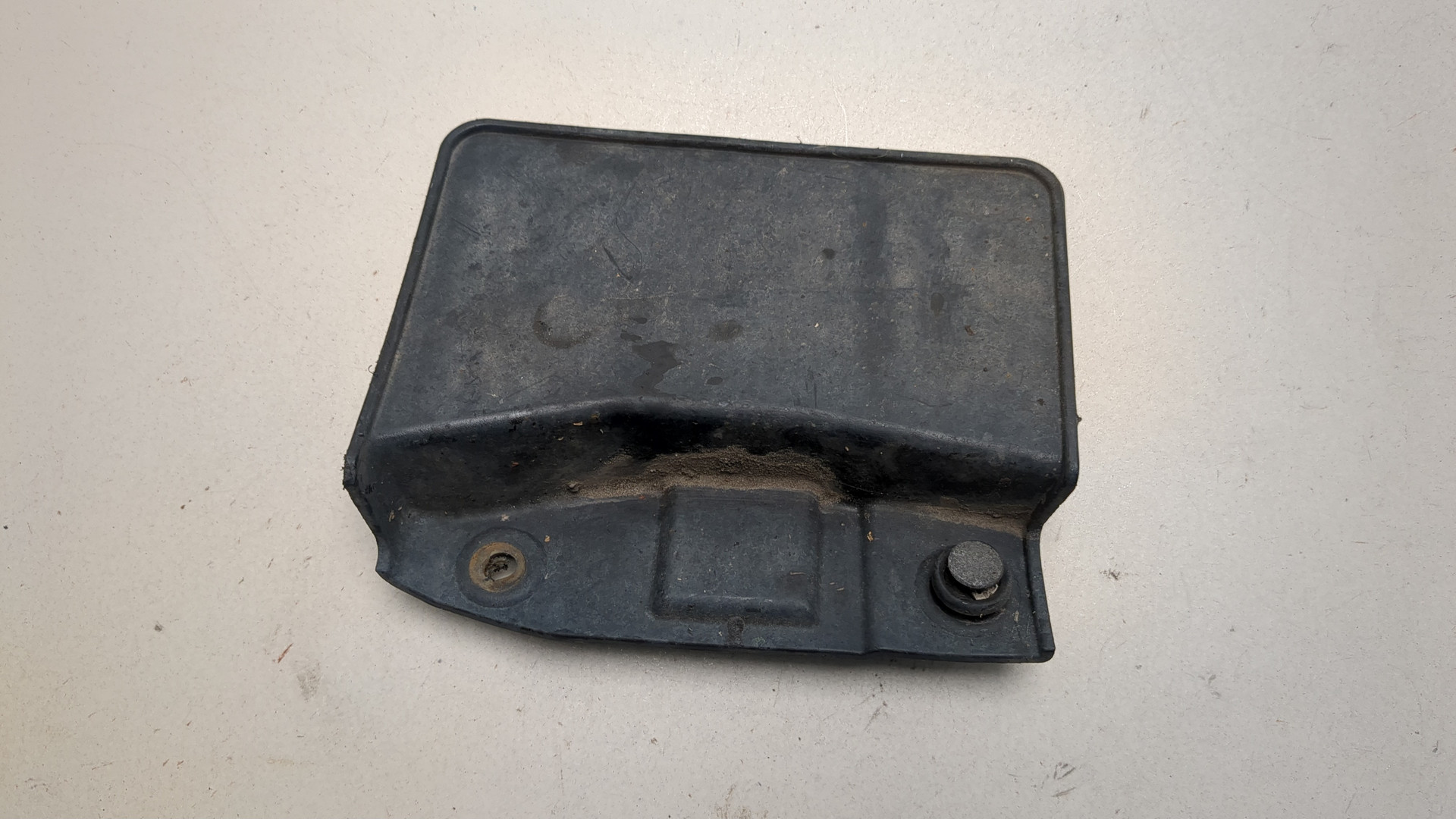 Брызговик задний правый