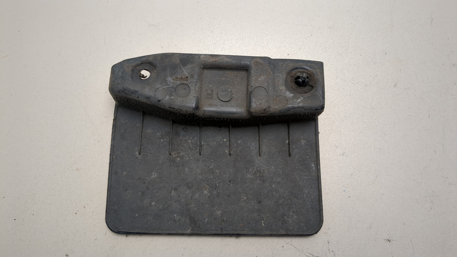 Брызговик задний правый