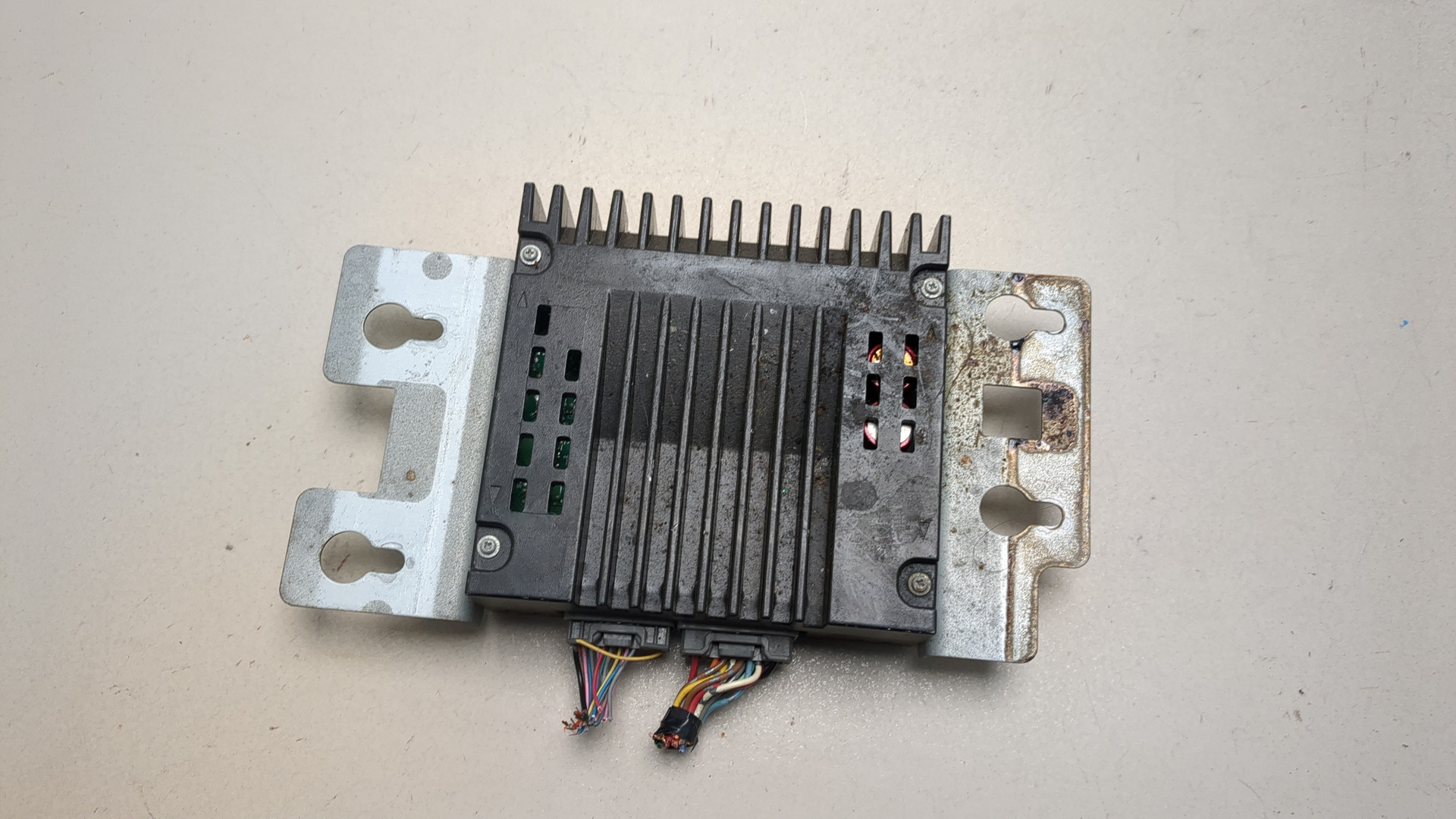 Усилитель акустической системы