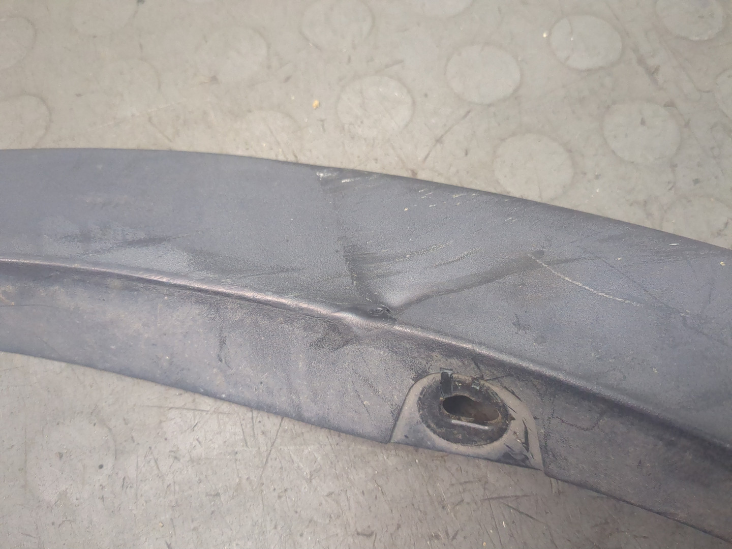 Накладка переднего крыла левого