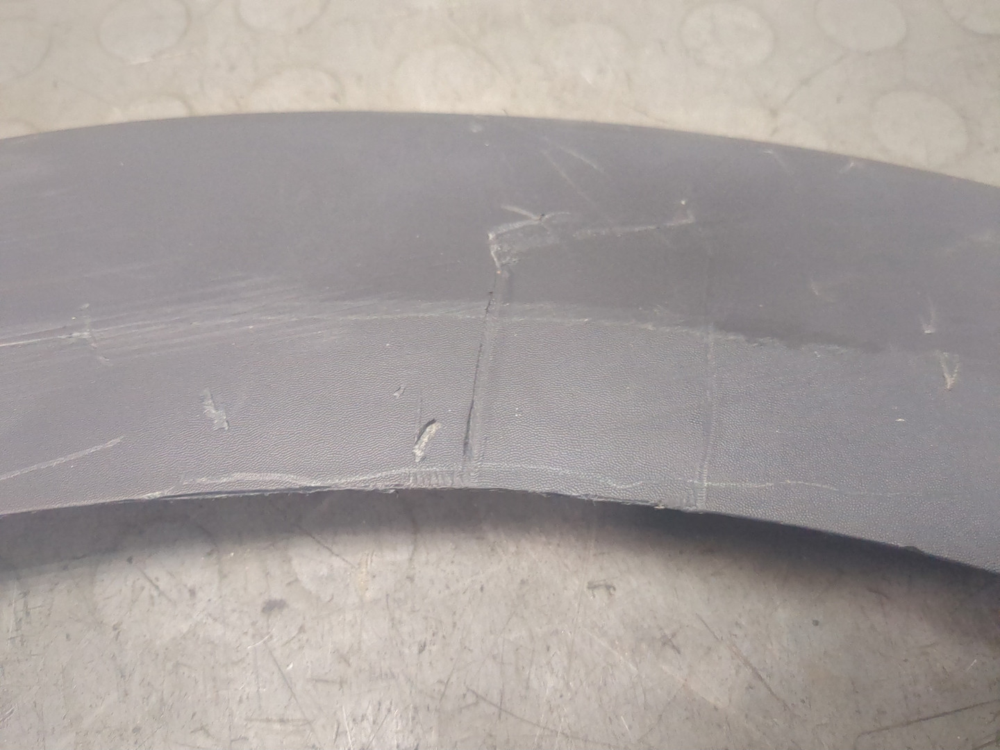 Накладка переднего крыла правого