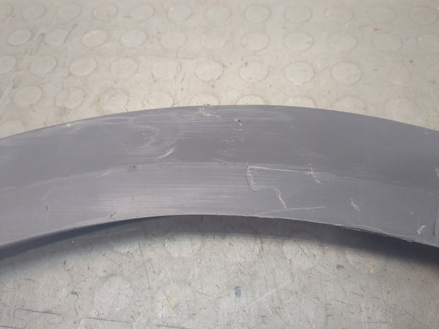 Накладка переднего крыла правого