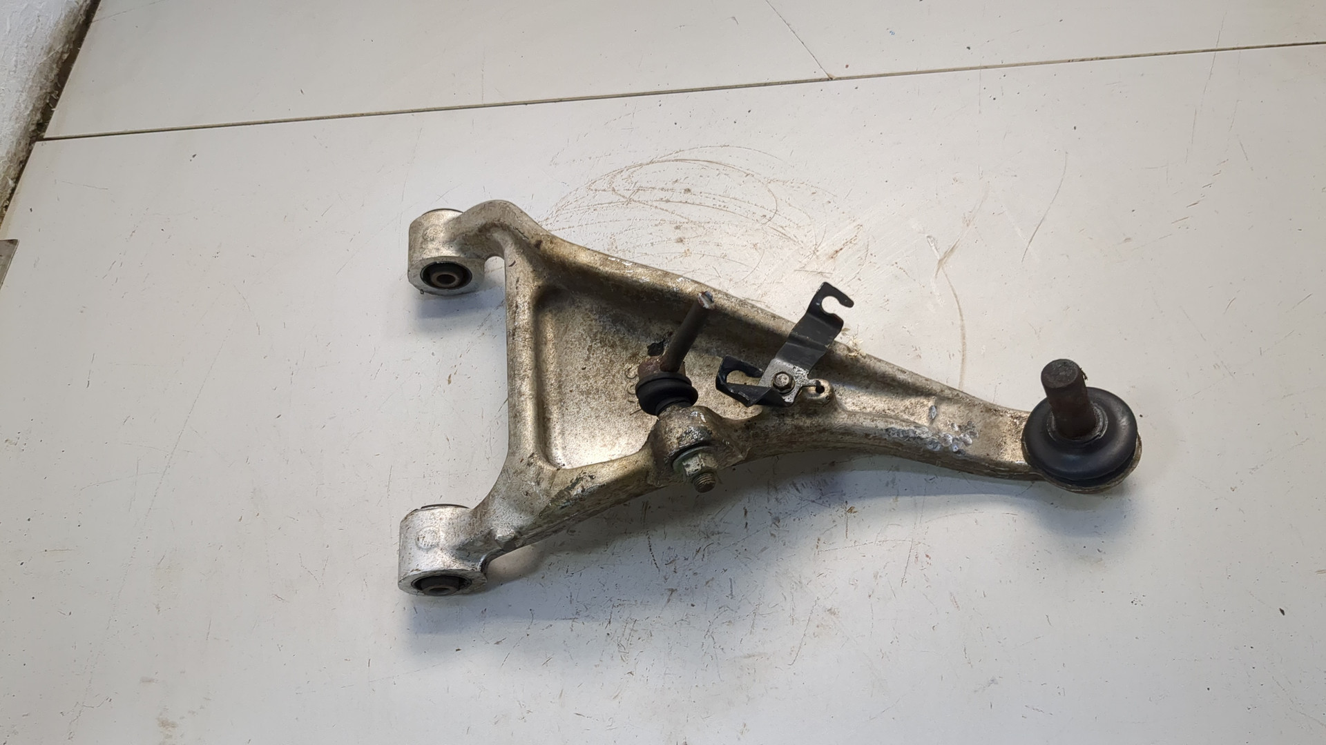 Рычаг задний правый