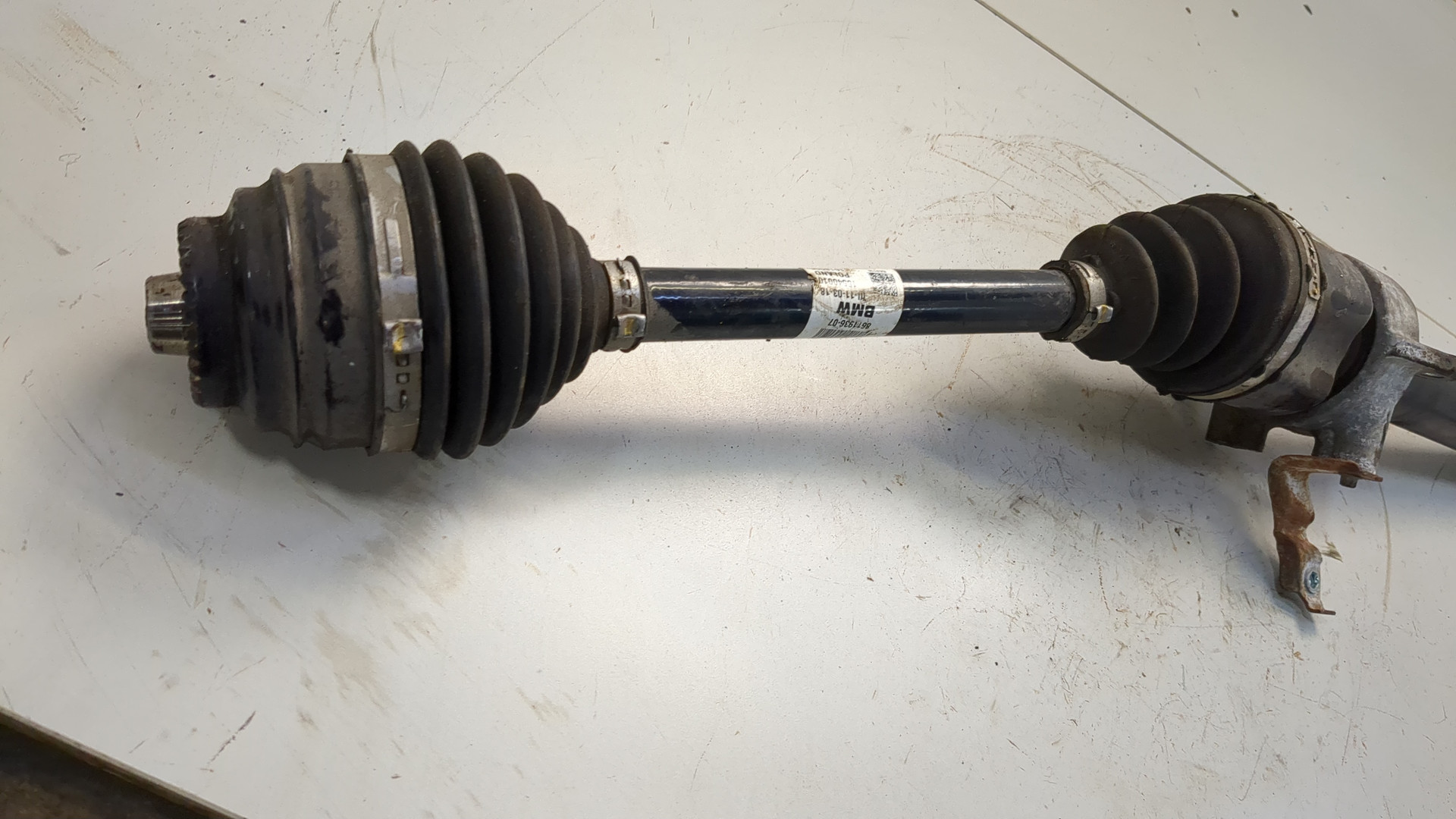 Полуось передняя правая