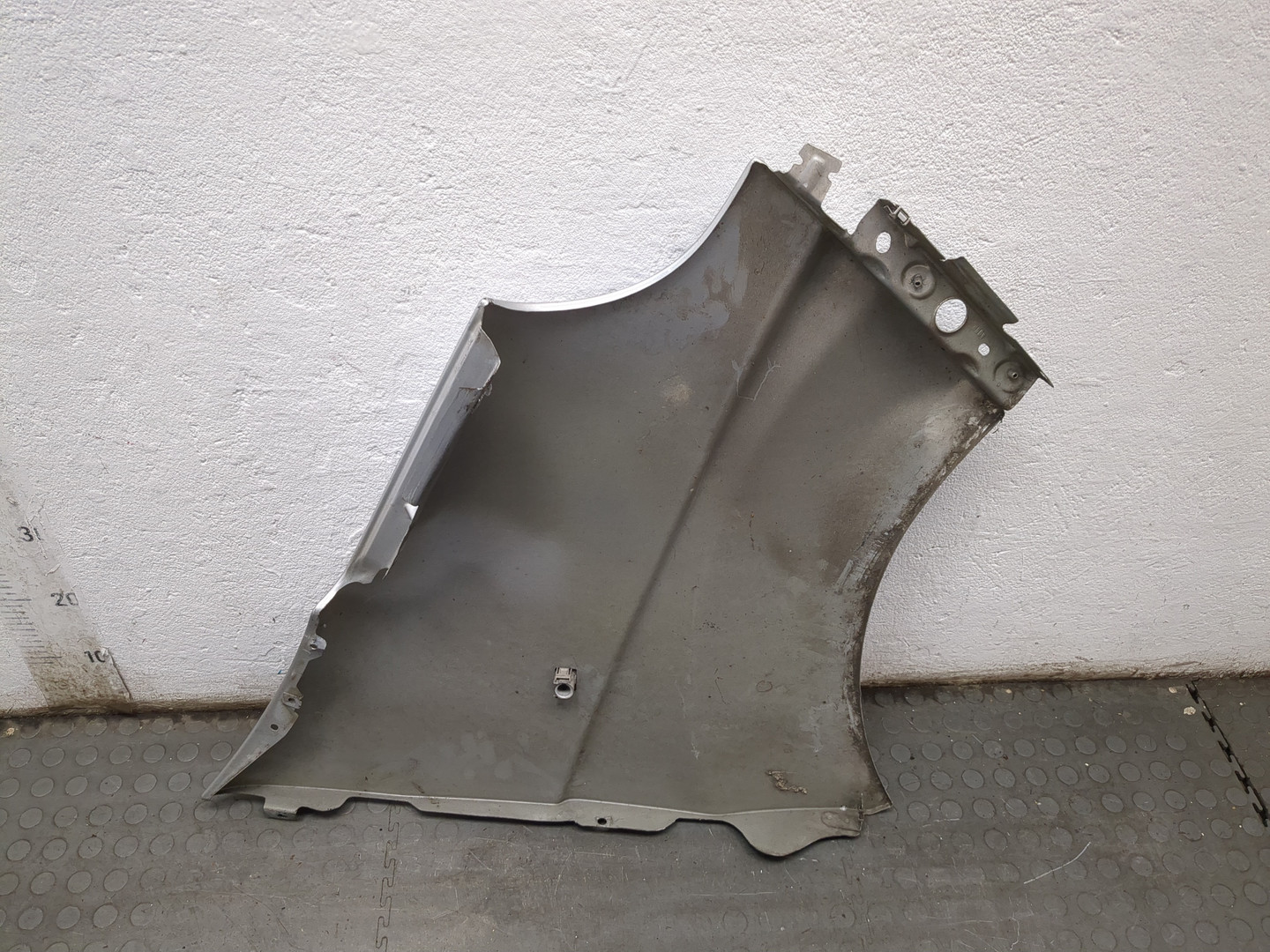 Крыло переднее левое