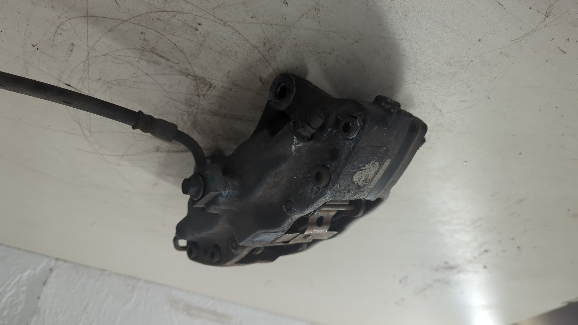 Суппорт задний правый