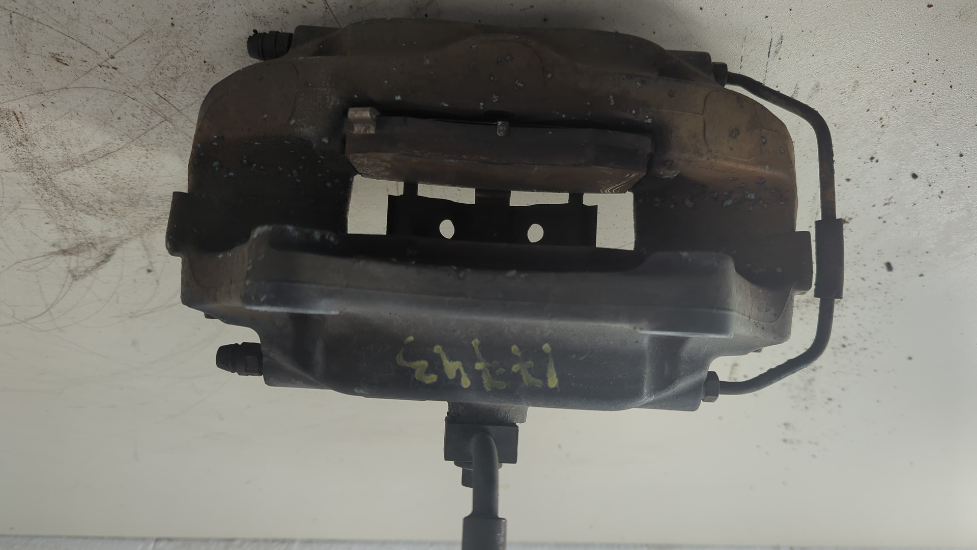 Суппорт задний левый