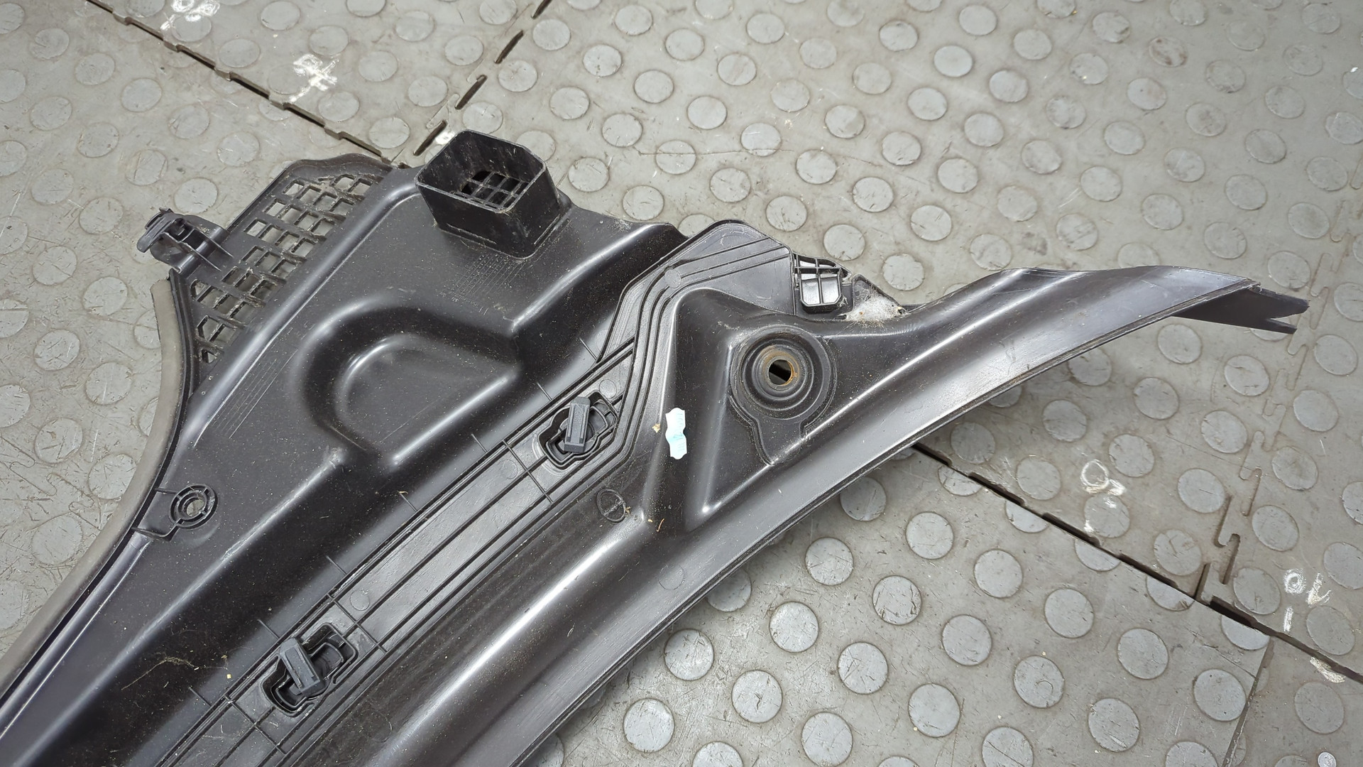 Решетка стеклоочистителей (Жабо)