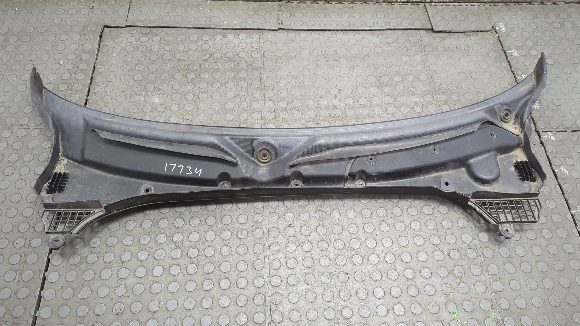 Решетка стеклоочистителей (Жабо)