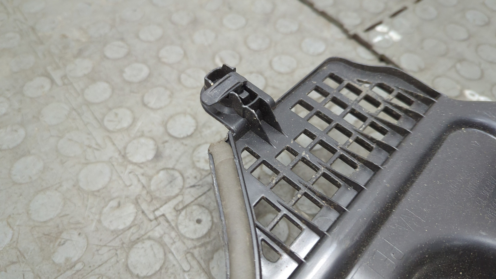 Решетка стеклоочистителей (Жабо)