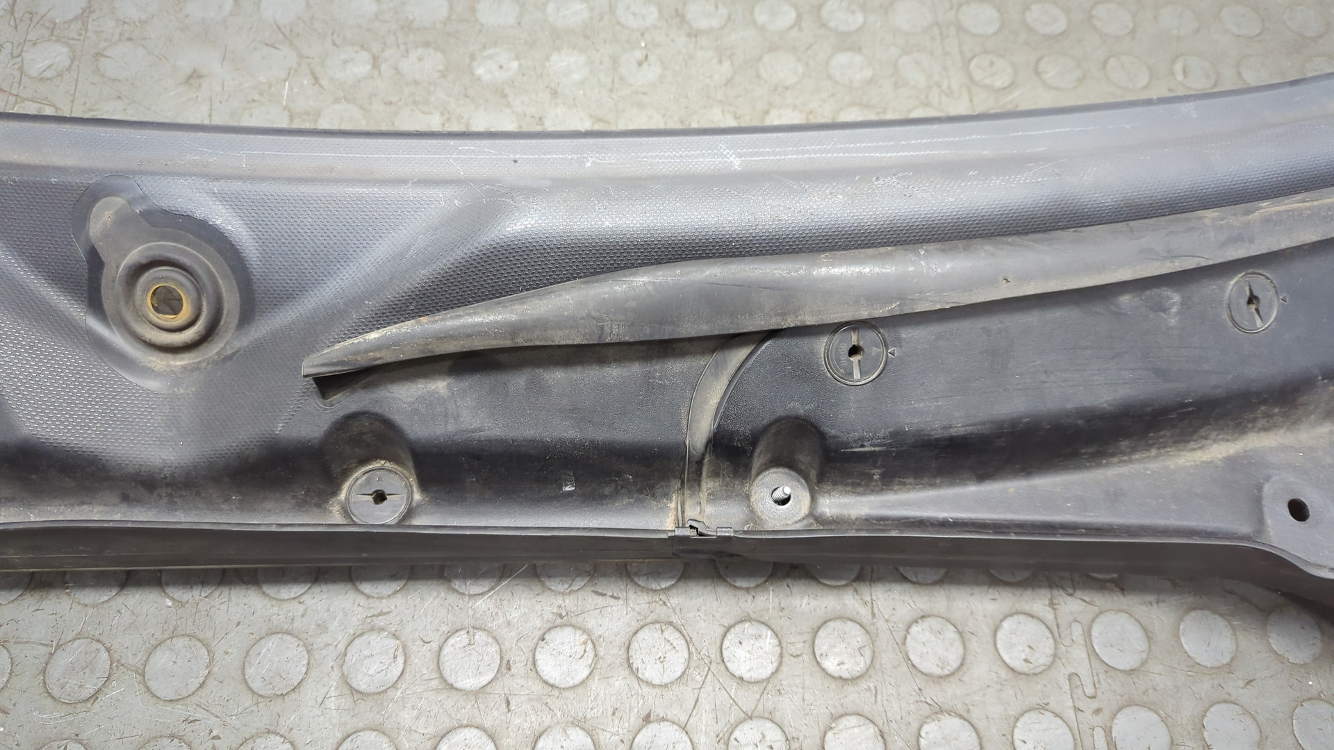 Решетка стеклоочистителей (Жабо)