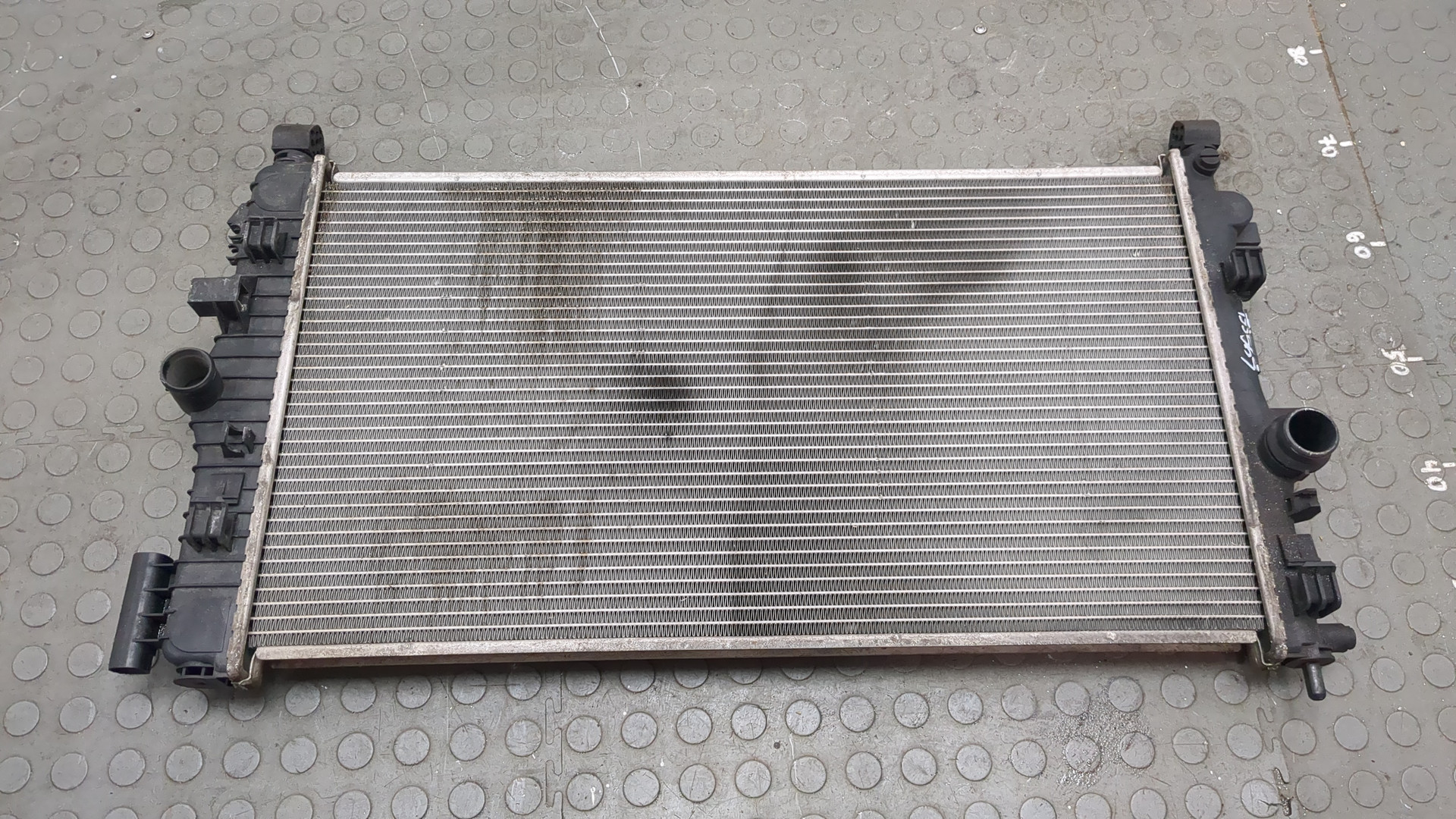 Радиатор охлаждения двигателя основной