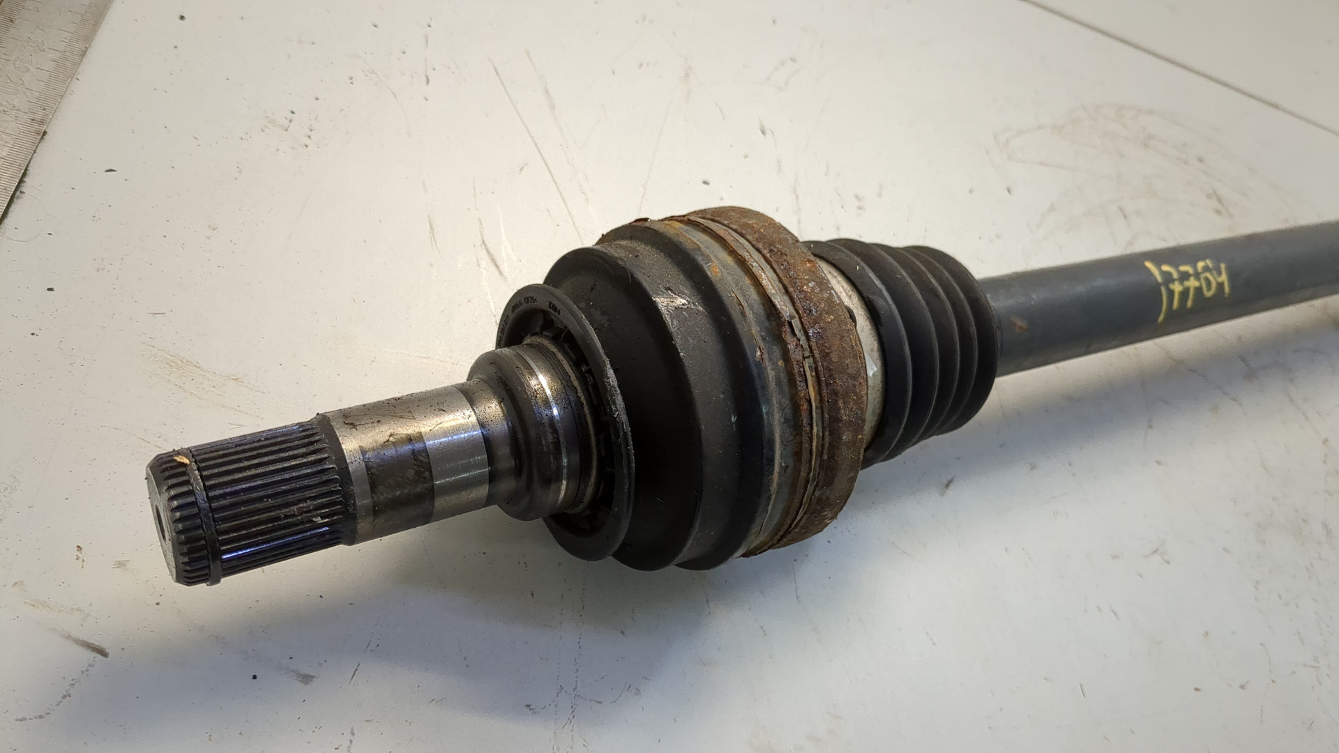 Полуось задняя