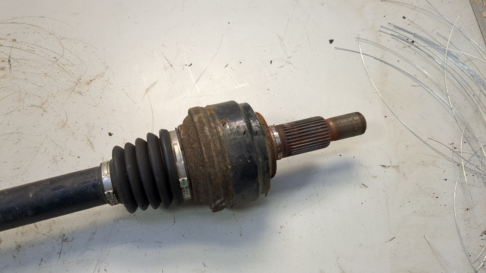 Полуось задняя