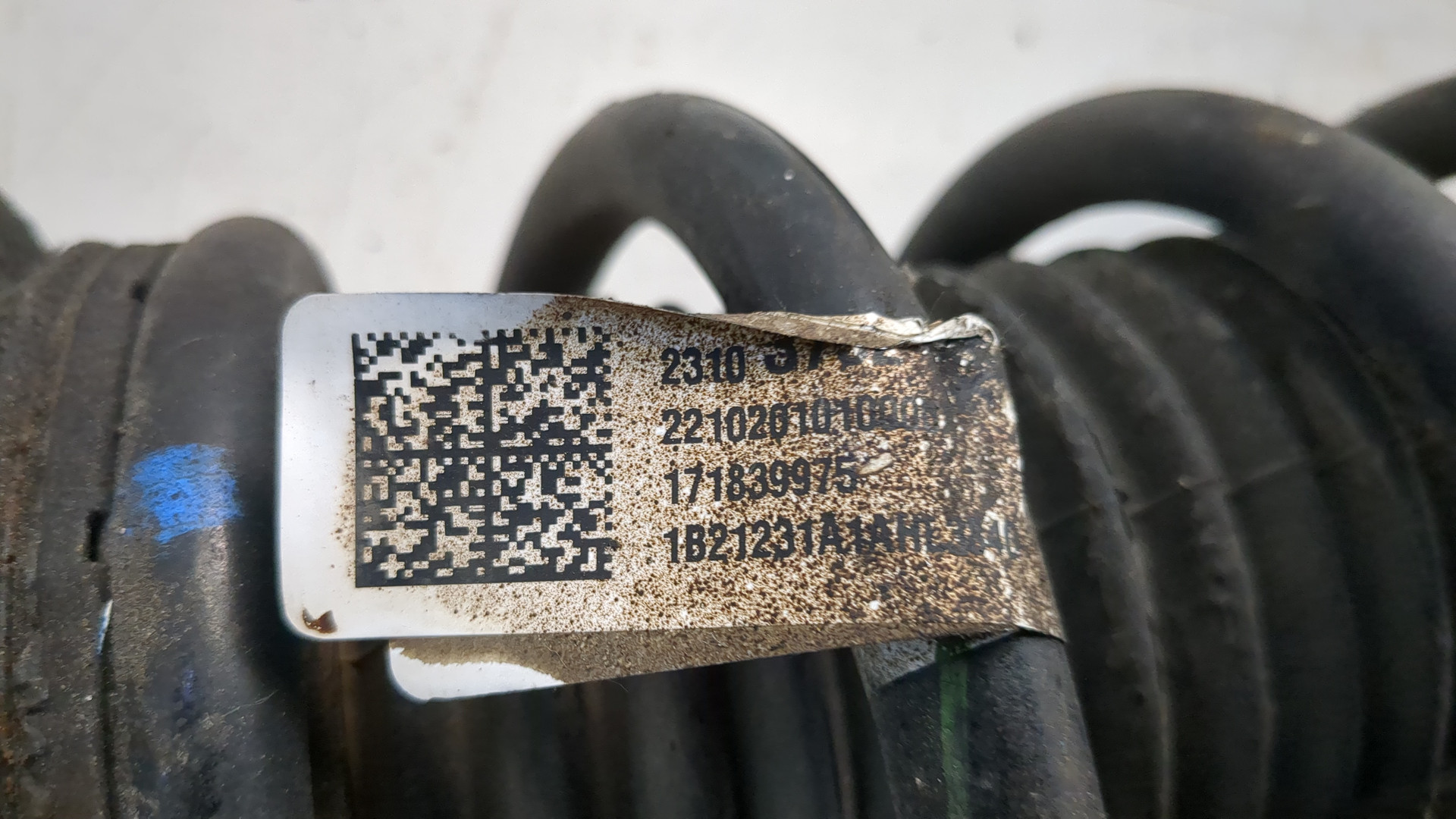 Амортизатор передний правый