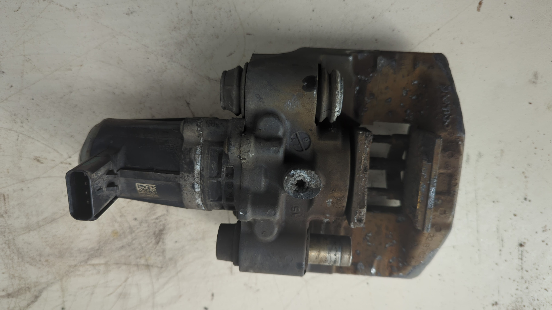 Суппорт задний левый