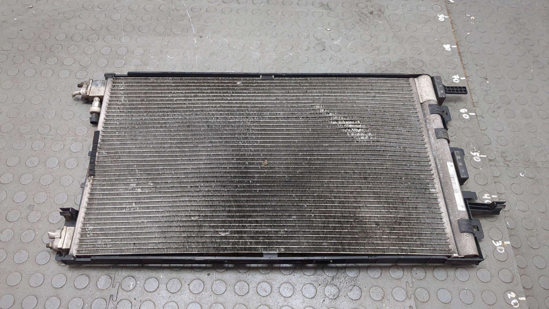 Радиатор кондиционера / конденсер