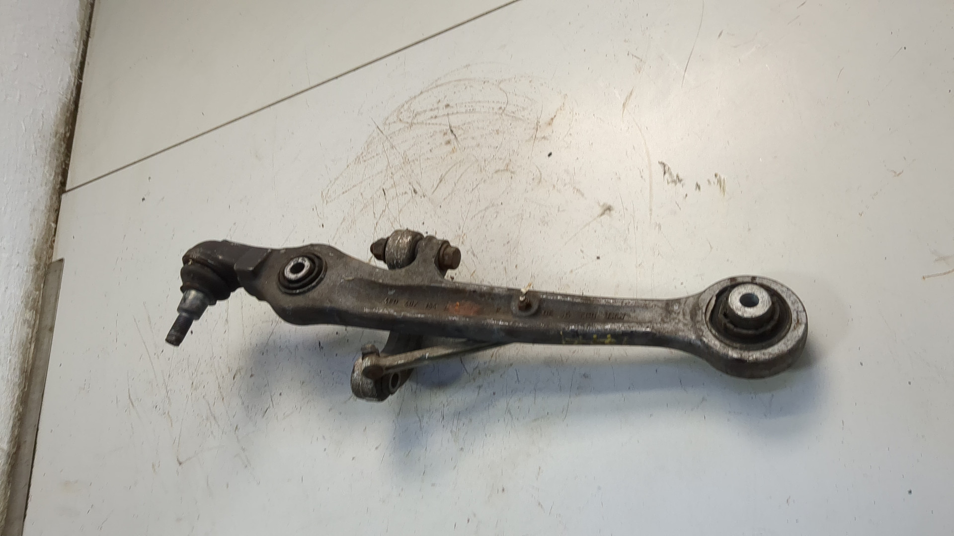 Рычаг передний