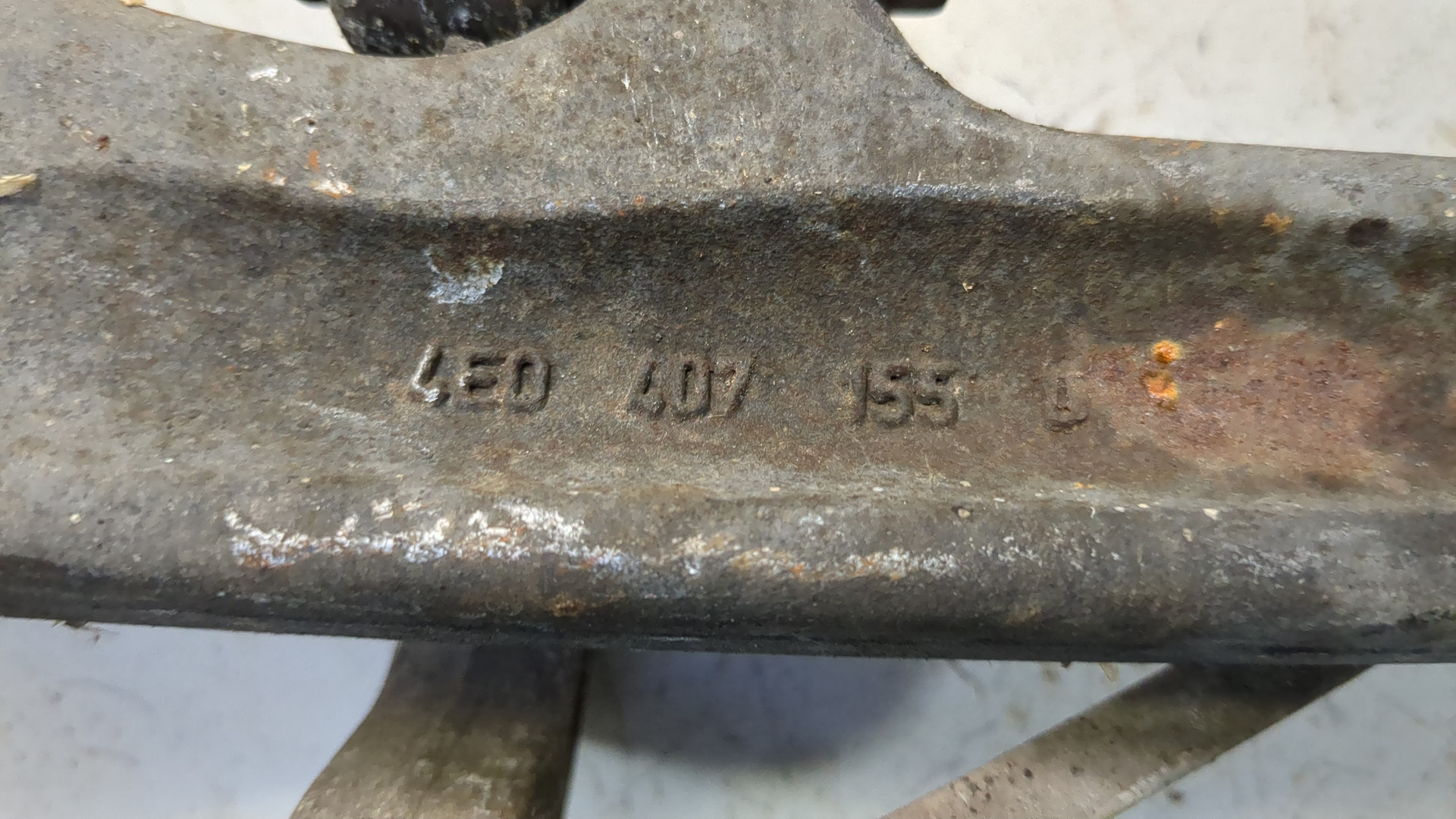 Рычаг передний