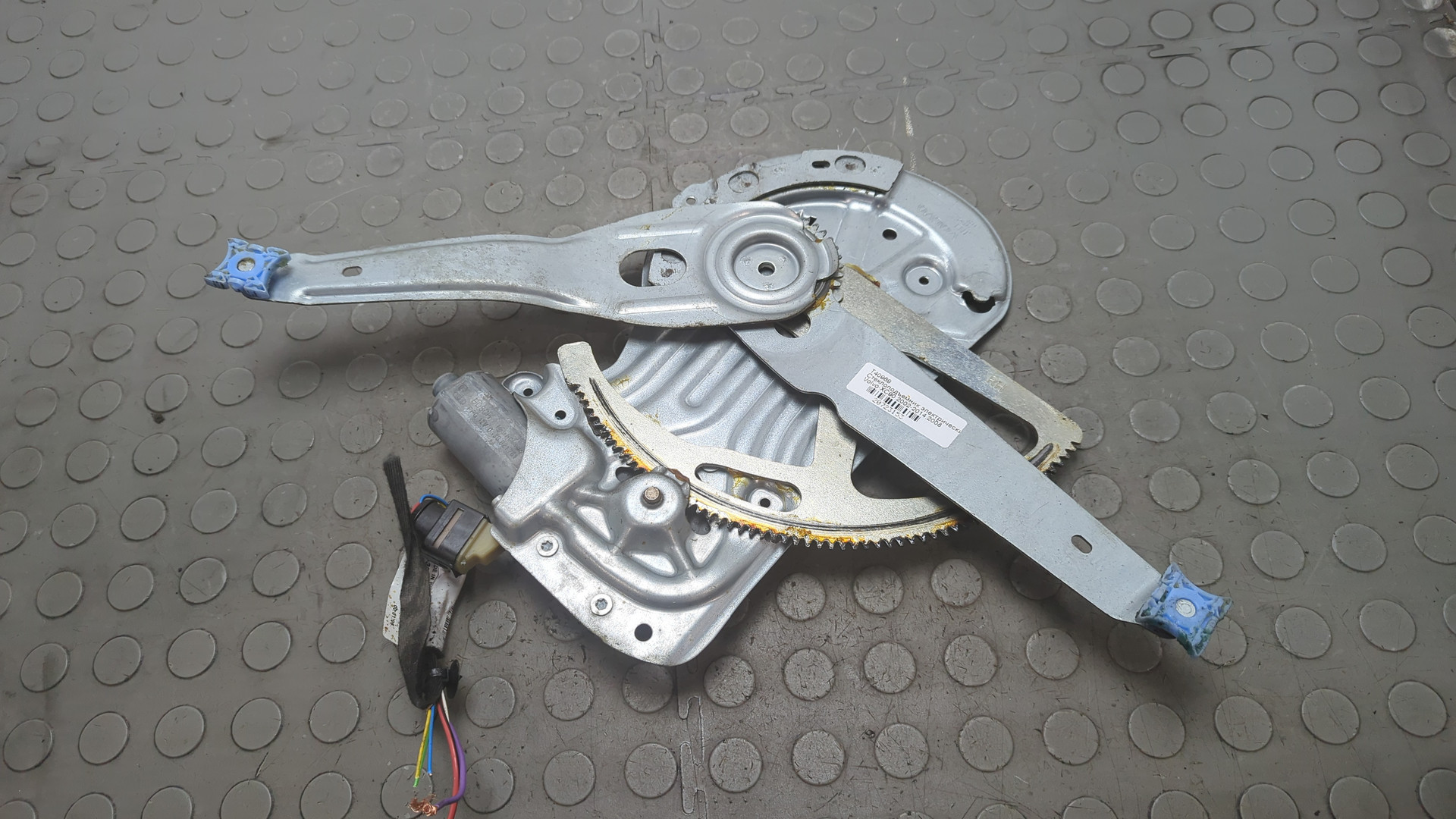 Стеклоподъемник электр. передний правый