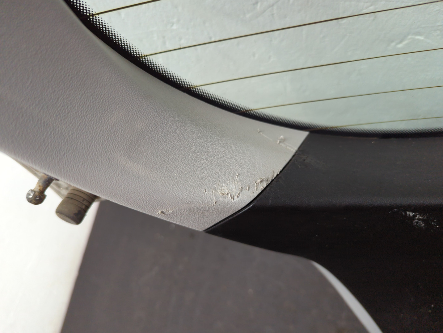 Дверь багажника